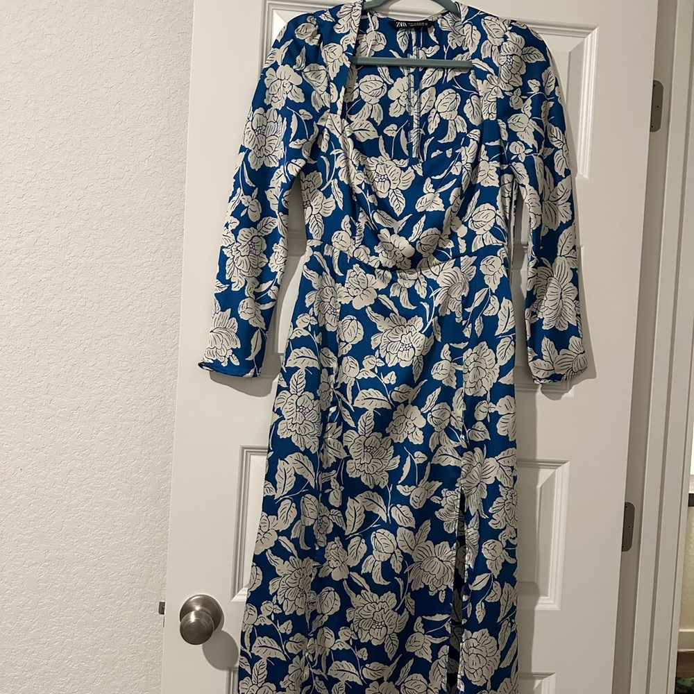 Zara Long Sleeve Dress in Elegant Blue